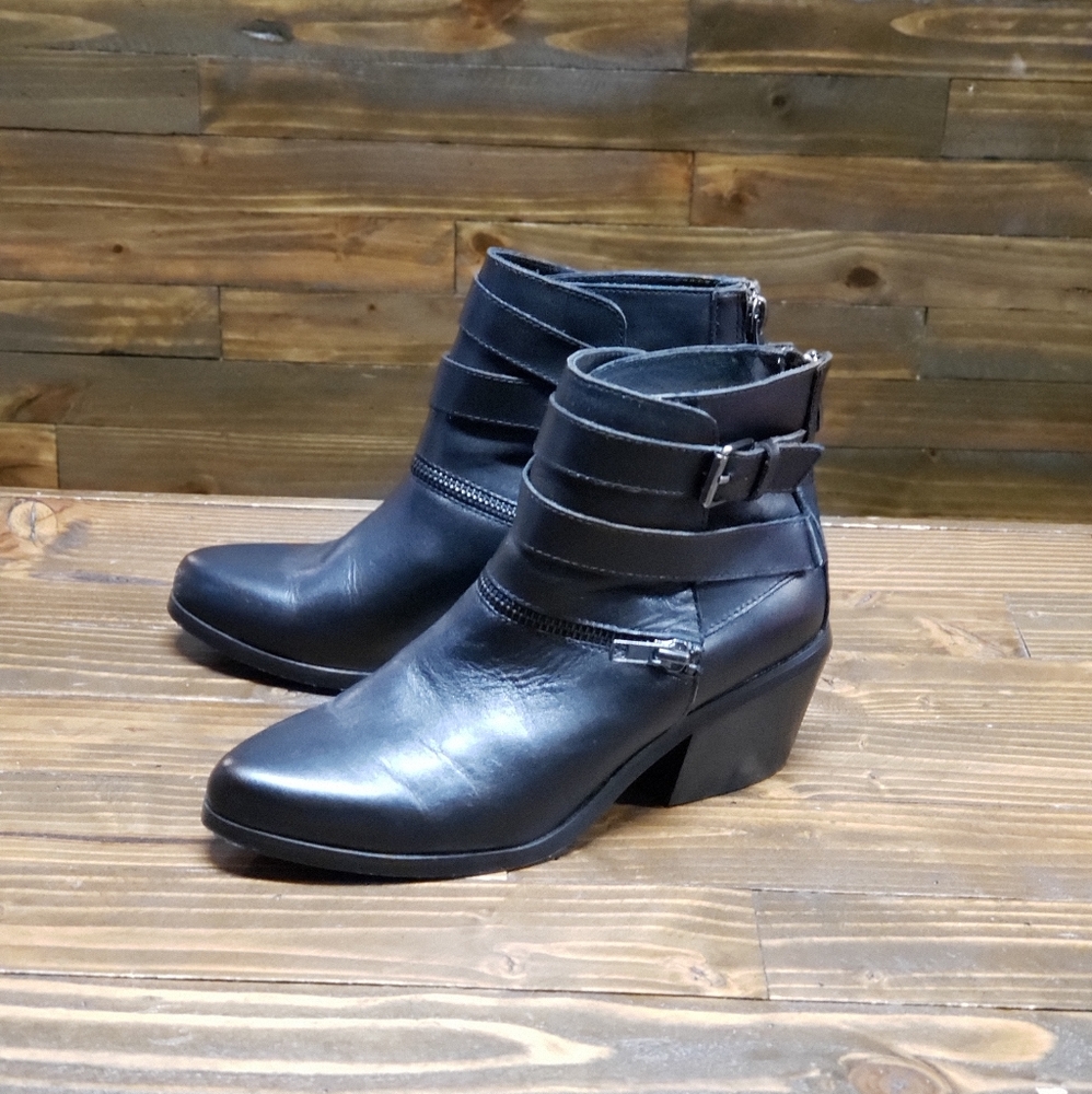 Chelsea & Zoe Ankle Boots Size 6
